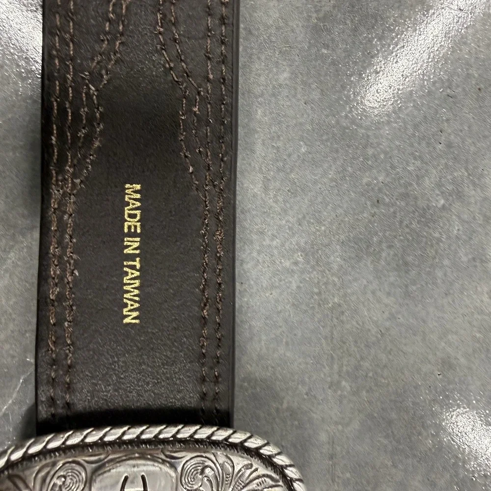 Ariat Mens 44 Genuine Leather Brown Western Belt Engraved Buckle A1019444